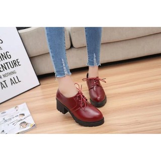 พร้อมส่ง QUILLA รองเท้าแฟชั่น รองเท้าหนัง  Platform Leather Women Boots Women Shoes