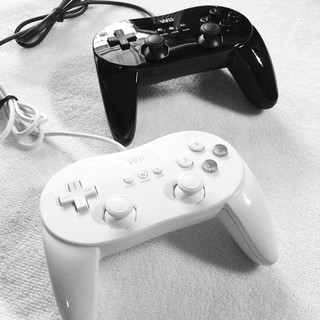 จอยวีคลาสสิกโปรของแท้ มีประกัน Original Wii Classic Controller Pro