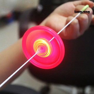 Ts_จานบินพลาสติก มีไฟ LED สีสันสดใส ของเล่นคลาสสิก สําหรับเด็ก