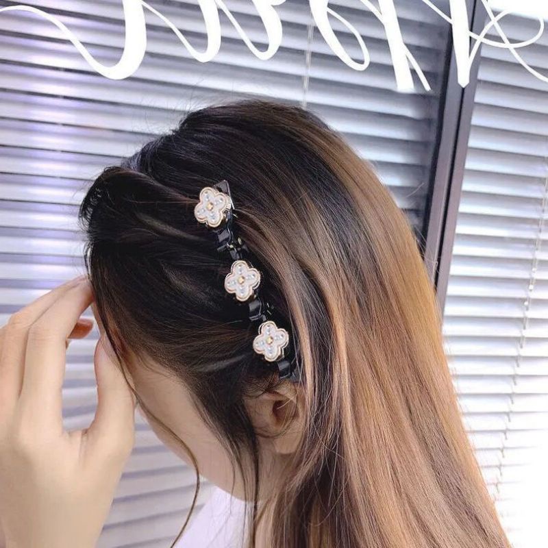 กิ๊ฟหนีบผมเป็นช่อแบบเกาหลี สวยมากๆค่ะ พร้อมส่งจ้า ร้านนี้ถูกที่สุดแล้ว กรุณาสั่ง2ชิ้นขึ้นไป