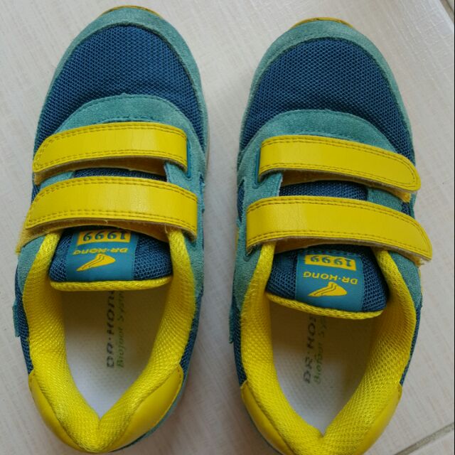 รองเท้าผ้าใบ Dr.Kong