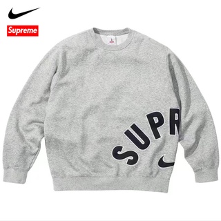 Nike × SUPREME ของแท้ 100% เสื้อกันหนาวลําลอง แขนยาว คอกลม แบบสวมหัว โอเวอร์ไซซ์ แฟชั่นคู่รัก สไตล์สตรีทสเก็ต สําหรับผู้ชาย ผู้หญิง