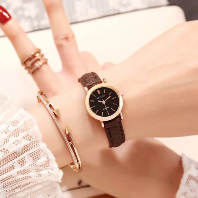 นาฬิกาข้อมือสไตล์เกาหลีผู้หญิง สายหนัง II