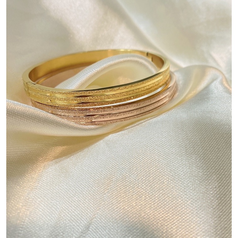 กำไลพ่นทราย 18k Gold กำไรข้อมือ งานไทเทเนี่ยมเคลือบทองเค