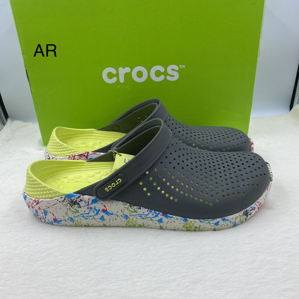 รองเท้าcrocsของผู้ชาย ลายมาใหม่ งานสวย ราคาไม่แพง เบานุ่มใส่สบาย งานสวยทุกสี