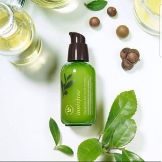 Innisfree The Green Tea Seed Serum 80ml. เซรั่มจากใบชาเขียวขายดีอันดับ 1