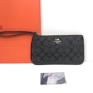 กระเป๋าคล้องข้อมือ Coach