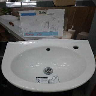 C-005 อ่างล้างหน้า สีขาว มาพร้อมตัวยึดหนึ่งคู่