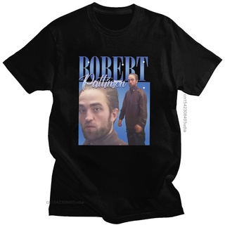 เสื้อยืดผ้าฝ้ายพิมพ์ลายขายดี เสื้อยืดคอกลม ผ้าฝ้ายแท้ พิมพ์ลาย Robert Pattinson Standing Meme แนวสตรีท ขนาดใหญ่ แฟชั่นฤด