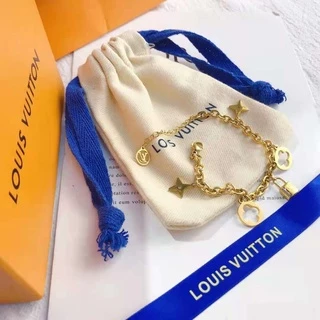 2021 อินเทรนด์ใหม่สร้อยข้อมือสแตนเลสสี่ใบโคลเวอร์ล็อคสีทองสําหรับผู้หญิง