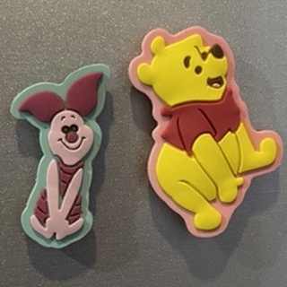 🇯🇵🇯🇵แม่เหล็กติดตู้เย็น ได้ 2 ชิ้น ตามภาพMAGNET disney Pooh&amp;Piglet