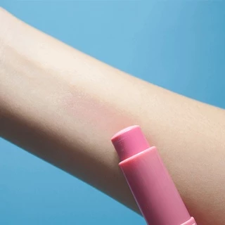 Ultra Lip Treatment 4.5 G. เภสัชกร แบบแท่ง อัลตราลิปทรีทเมนท์ ลิปมันเภสัช Ultralip