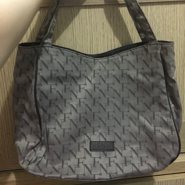 กระเป๋า flynow มือสอง