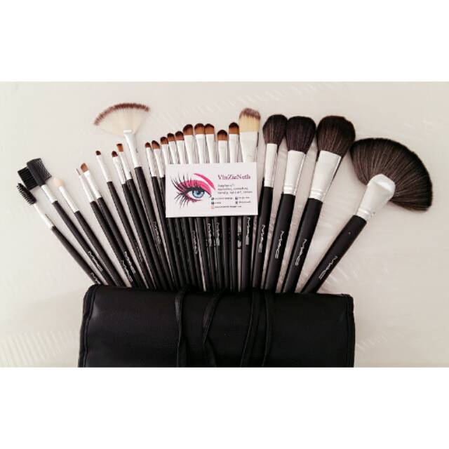 แปรง MAC 24 ชิ้น / แปรงแต่งหน้า