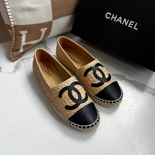 รองเท้า CHANEL ESPADRILLES COLLECTION 💛มาเเล้วเป็นอีกรุ่นที่มาเเรงตลอดกาล ทำจากหนังเเท้100%