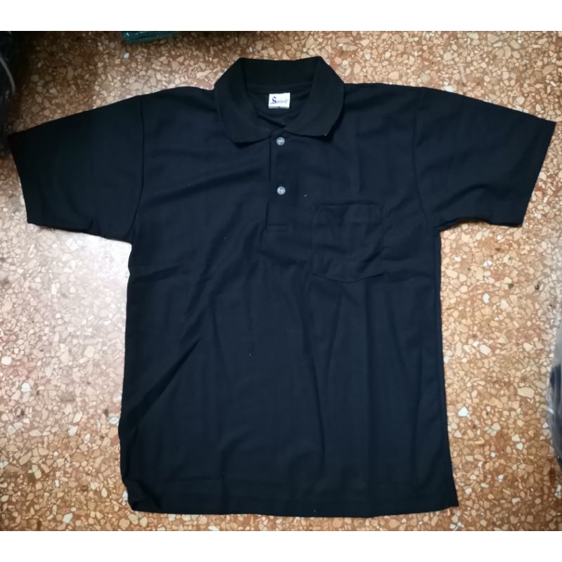 เสือโปโลชาย​สีดำ​ เนื้อผ้า​จูตี่​ มีกระเป๋า1ใบแขนสั้นปล่อย​ (ตรงปกเสื้อสีดำ​ สีปกจะต่างจากตัวเสื้อ10%)