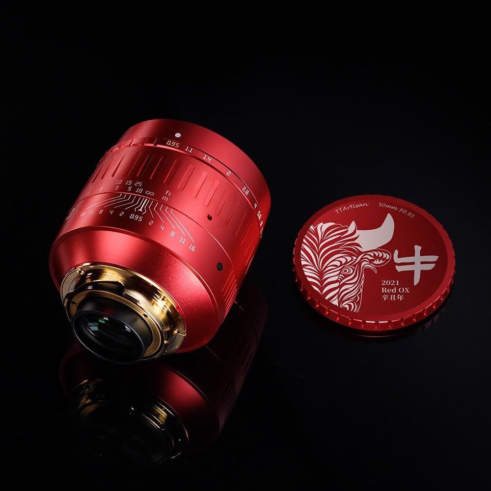 เลนส์มือหมุน TTArtisan 50mm F0.95 เมาท์ Leica M สีแดง Noctilux จีน ( Red Ox Limited ) ( เลนส์ ฟลูเฟรม Full Frame Lens )