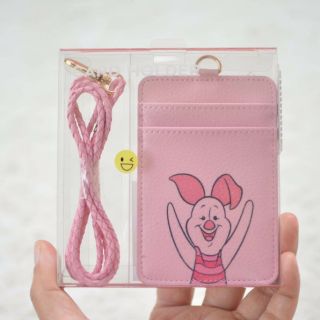 (( พร้อมส่ง )) Card Holder ที่ใส่บัตรพร้อมสายคล้องคอ ลายพิกเล็ต Piglet จาก CGV เกาหลี 🇰🇷