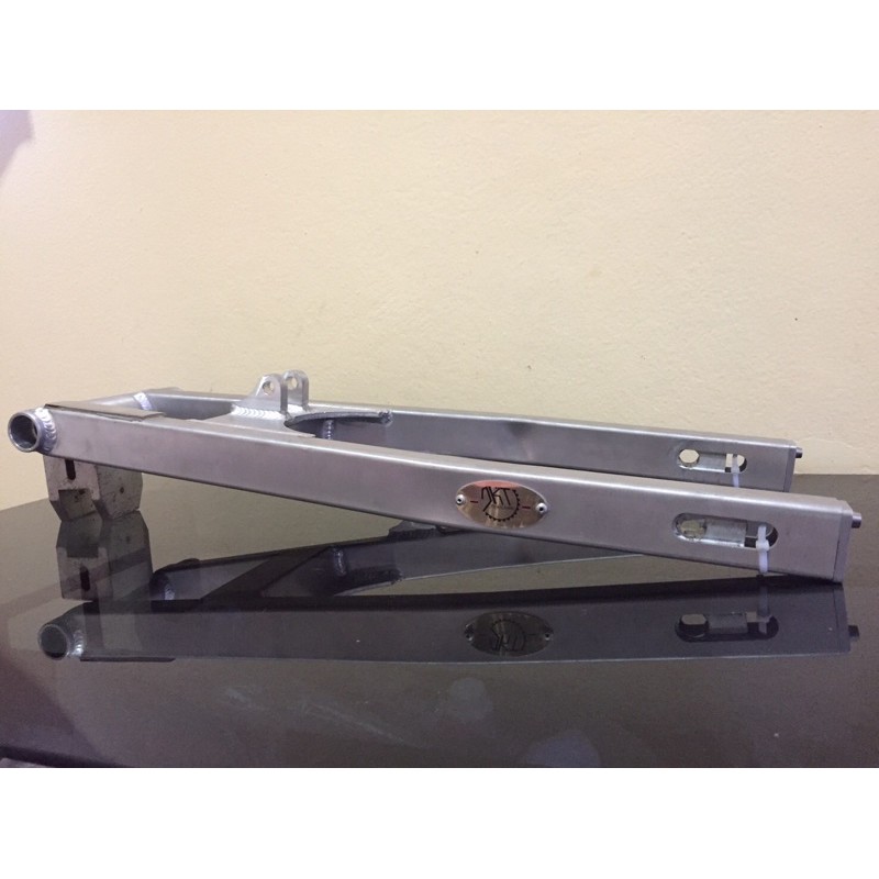 สวิงอาม Dkt โลโก้ใหม่กล่องเล็ก Ls