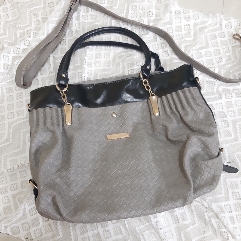 Taywin กระเป๋าถือ ผู้หญิง สีเทา