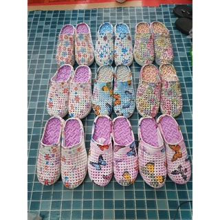 รองเท้าลายดอก สูง2นิ้ว ไซค์36-41 เลือกสีได้ ราคาถูก พร้อมส่งค่ะ