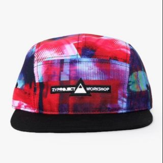 หมวกทรง five panel ลายปริ๊นทั้งใบ