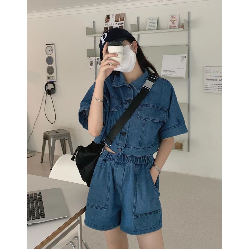 ส่งทันที Cici(NO. 0890)JeansSet  เซตเสื้อเชิ้ตครอป+กางเกงขาสั้น ผ้ายีนส์จับคู่แมตช์สุดคิ้วท์ สไตล์สายเกา ราคา ถูกที่สุด ดีลบีเคเค