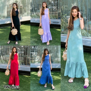 Maxi Dress เดรสยาว แขนเว้า แต่งระบายชายกระโปรง ผ้าร่องยืดเนื้อดี