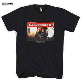 GILDAN ใหม่ล่าสุด เสื้อยืด ผ้าฝ้าย 100% พิมพ์ลายกราฟฟิค Shakur Me Against The World Trust Nobody แฟชั่น สําหรับผู้ชาย 2