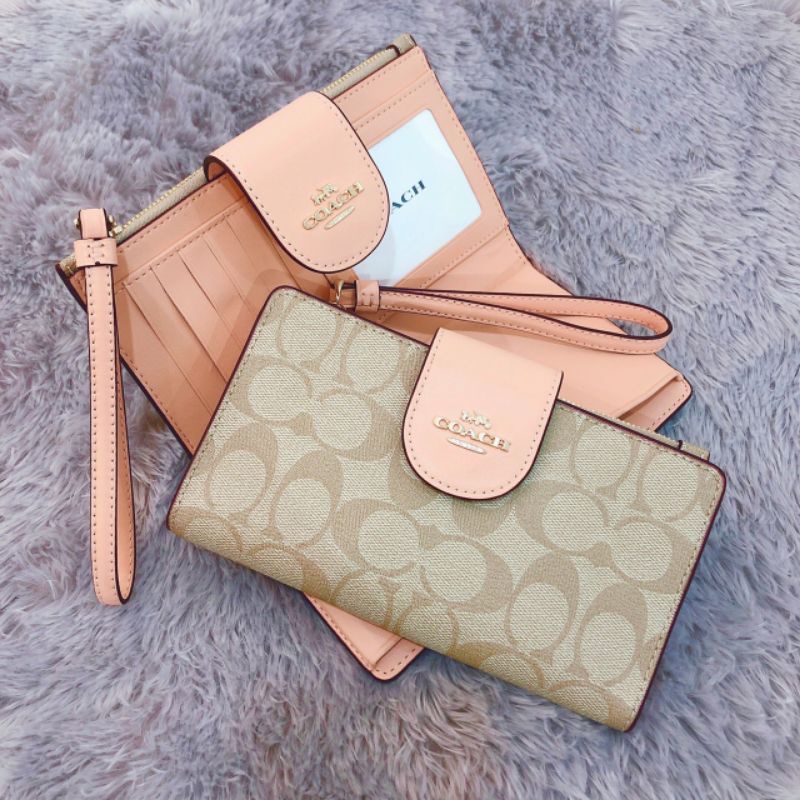 แท้ Coach C2874 Tech Phone Wallet ส่งฟรีค่ะ - kipcoloshop - ThaiPick