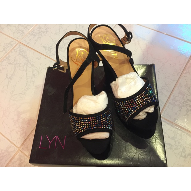 รองเท้า shoes super jewel ของ Lyn
