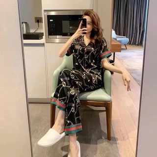 5555-1 พร้อมส่ง!!! ชุดนอนสตรี และ บุรุษ ชุดนอนซาตินแขนสั้นขายาว สไตล์เกาหลีน่ารักมีหลายไซส์หลายสีให้เลือก สินค้าคุณภาพดี