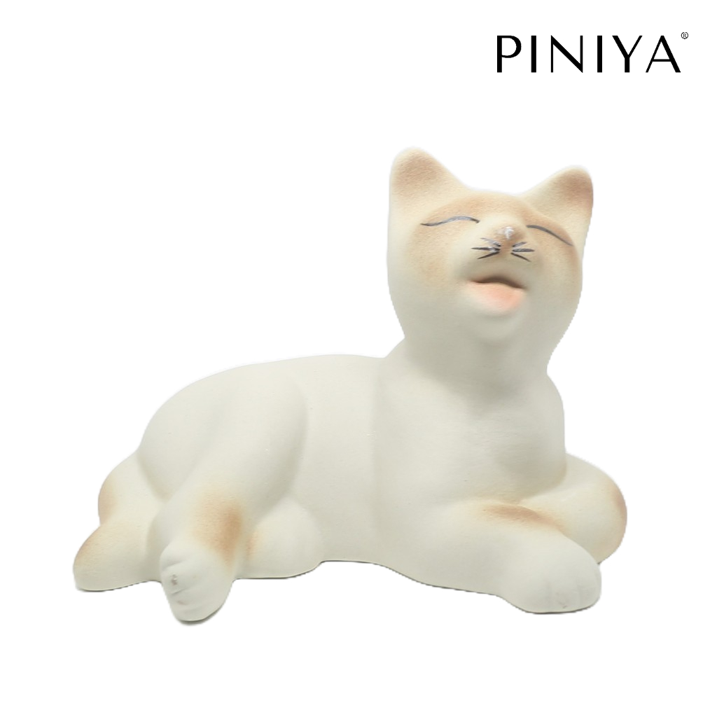 Piniya พินิยา - ของตกแต่งบ้าน รูปปั้น ตุ๊กตา แมว เซรามิก รุ่นแมวหาว ลายวิเชียรมาศ ไม่เคลือบ