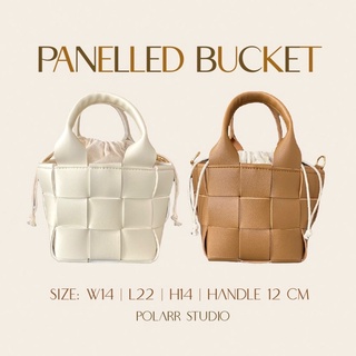 PANELLED BUCKET กระเป๋าถือ