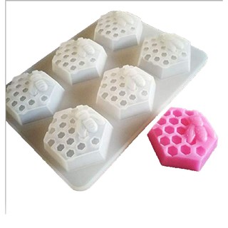 แม่พิมพ์รูปรังผึ้ง 6 เหลี่ยม 6 ช่อง สำหรับทำขนม และงานฝีมือ (แรนดอมสี)Honeycomb 6 Cavity Soap