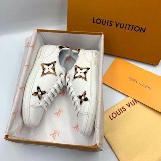 รองเท้าผ้าใบLv sneaker Ss19