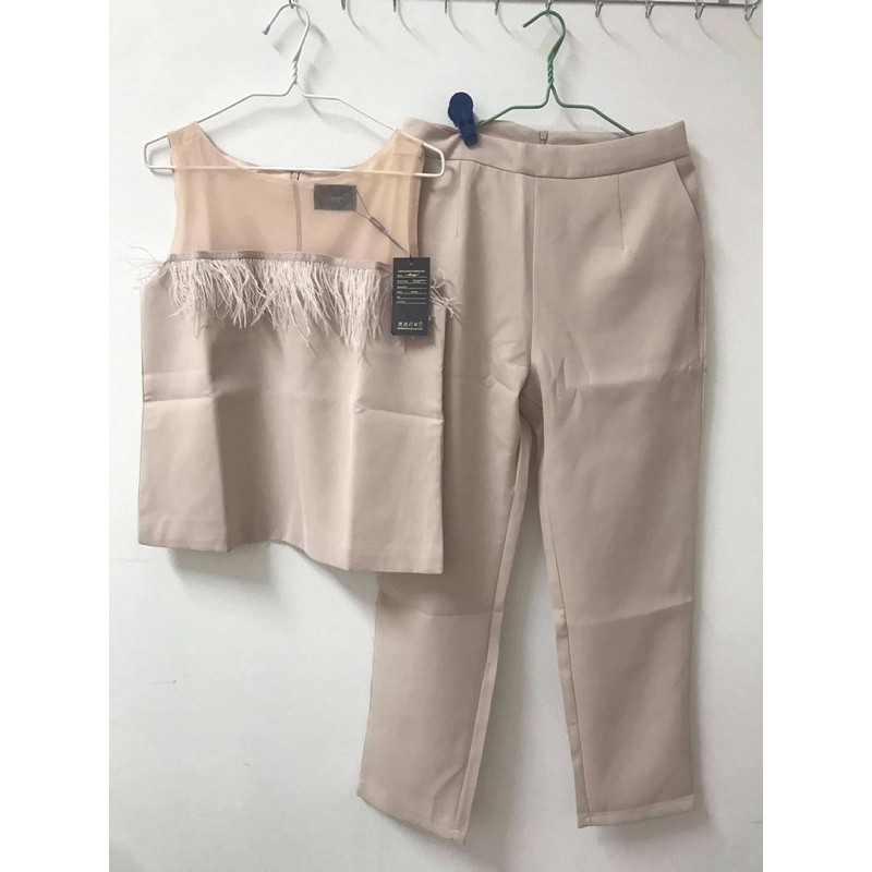 ชุดเซ็ตขนนก สีนู๊ด ร้าน Ponyo Brand