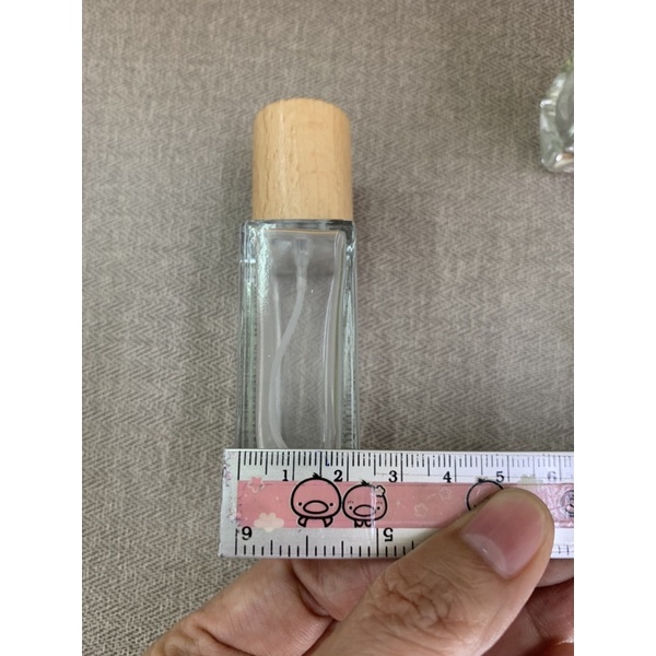ขวดน้ำหอม วู้ดดี้ woody 30ml ฝาไม้ ขวดสเปรย์ (ไม่มีกล่อง)