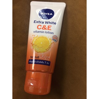 นีเวีย เอ็กซ์ตร้า ไวท์ ซี แอนด์ อี วิตามิน โลชั่น 70 มล. NIVEA Extra White C and E Vitamin Lotion 70 ml. พกพาสะดวก