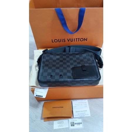 Louis Vuitton Alpha Silvery Leather ref.701476 - Joli Closet