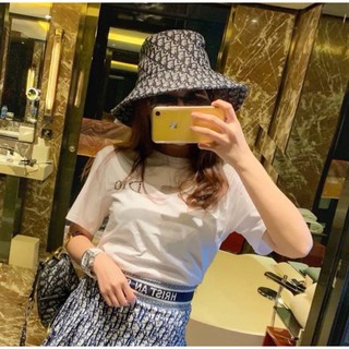 พร้องส่งความปังแล้วจ้า!!! หมวกBuckt Hat ลายแฟชั่นมาแรง งานป้ายห้อยแบรนด์จัดเต็มจ้า