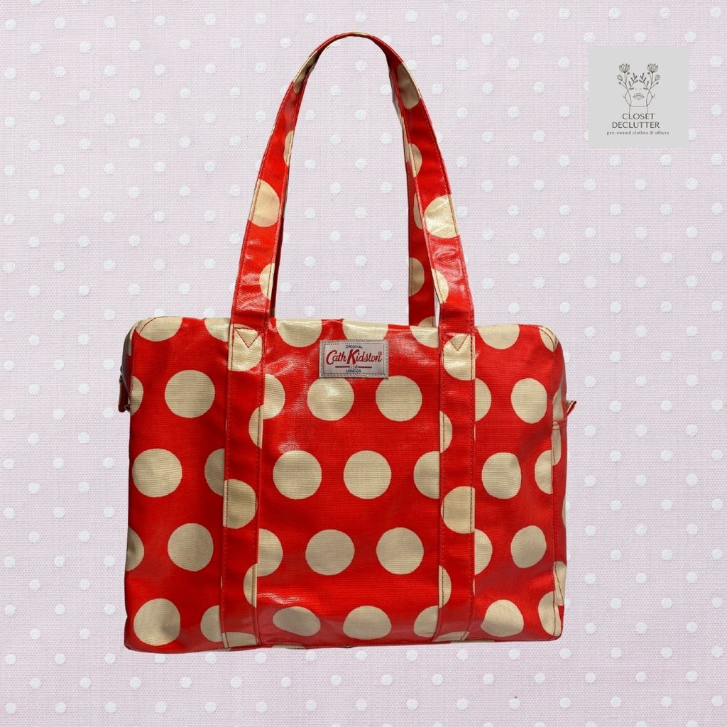 กระเป๋า ลายจุด Cath Kidston Big Spot Red Large Zip Bag ของแท้ ใบใหญ่ สะพายขึ้นไหล่ได้ ส่งต่อ 1 ใบ
