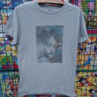 เสื้อยืดมือสอง Usa นักร้องหญิง Rihanna Size S.อก18.5/ยาว27.5