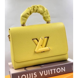 LOUOS VUITTON BAG SS2022 กระเป๋าถือ พร้อมสายสะพายเส้นยาว