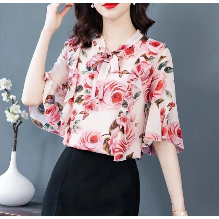 เสื้อลูกไม้ลายดอกไม้คอวีแขนสั้นสำหรับผู้หญิง thumbnail 7