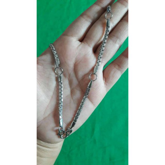 สร้อยคอห้อยพระ 7 องค์ 28" G0378