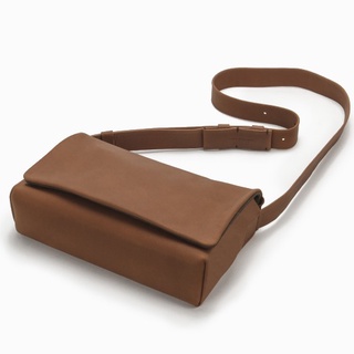labrador WISE bag S#2 กระเป๋าสะพายไหล่หนังแท้ (LAA098)