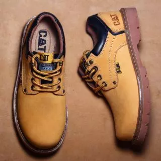 SIZE?Exclusive Caterpillar รองเท้าหนังสไตล์อังกฤษมา ร์ตินรองเท้าผู้ชายกลางแจ้งกันน้ำ