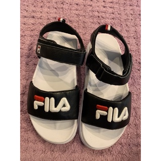 รองเท้ารัดส้นFilaมือ2