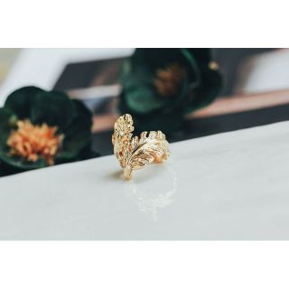 Premium Import Gold Olive Laurel Ear Cuff : ต่างหูหนีบ ตุ้มหูหนีบ ใบมะกอก สีทอง พรีเมียม นำเข้า เครื่องราง นำโชค